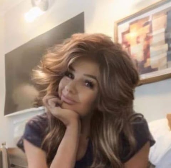 Profile Picture of Shelly Gilbert (@shellyzap38) on Poshmark