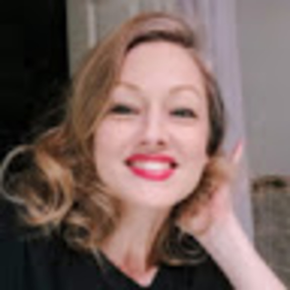 Profile Picture of Kristen Hovet (@vesper7) on Poshmark