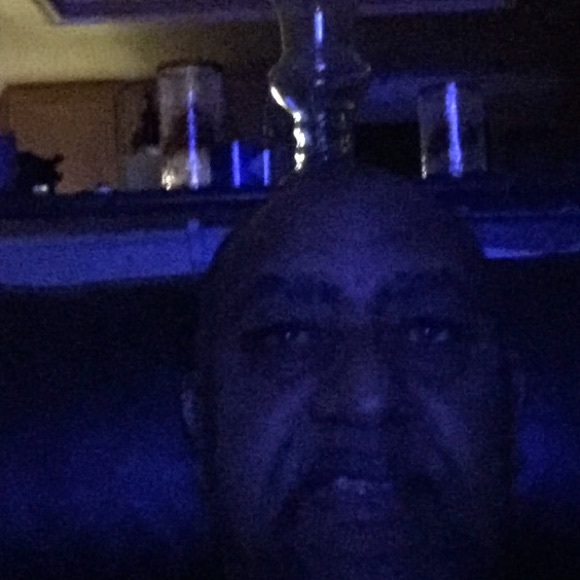 Profile Picture of Larry Barber (@larrybev) on Poshmark