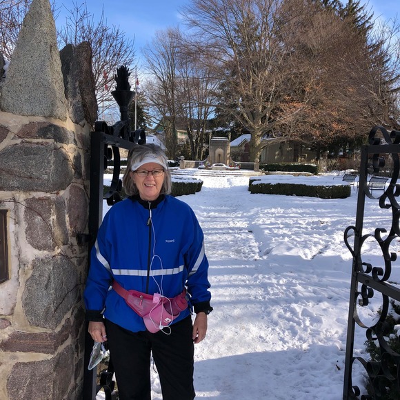 Profile Picture of Barb Murison (@barbmurison) on Poshmark