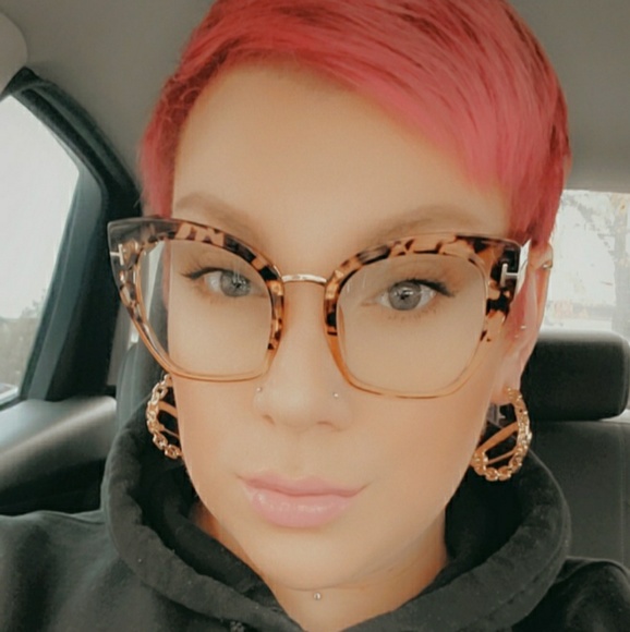 Profile Picture of Robin Dunning (@rdunning88) on Poshmark