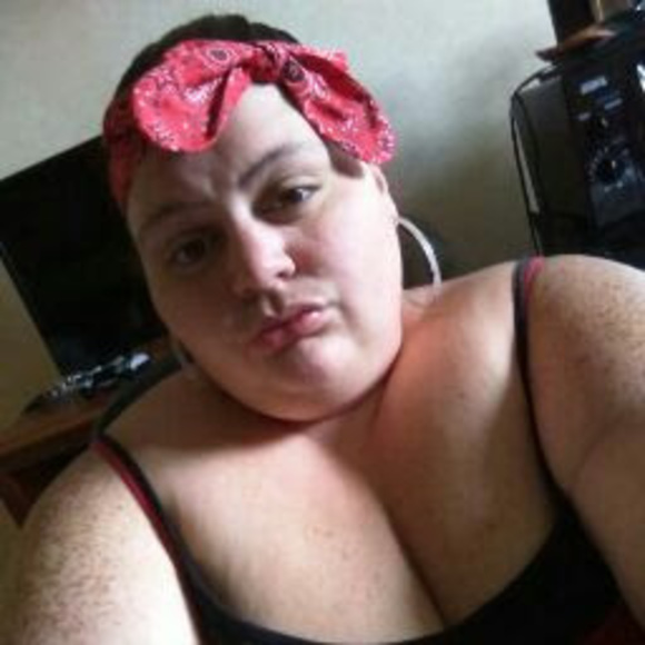 Profile Picture of Amber Getter (@ambergetter) on Poshmark