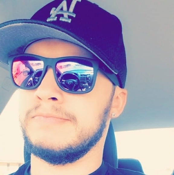 Blake Prince - Poshmark Profile Picture of Blake Prince (@bprince2410) on Poshmark