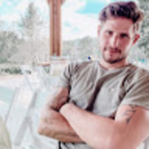 Profile Picture of Frank Drejka (@frankiedrejka) on Poshmark