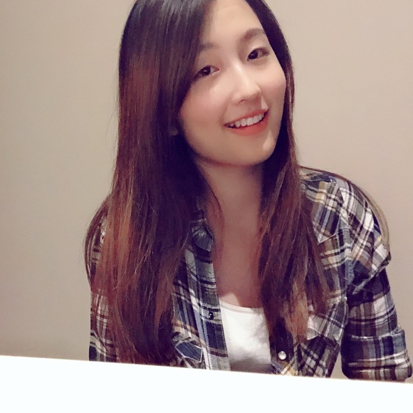 Profile Picture of Alice Kuo (@aliceshopsalot) on Poshmark