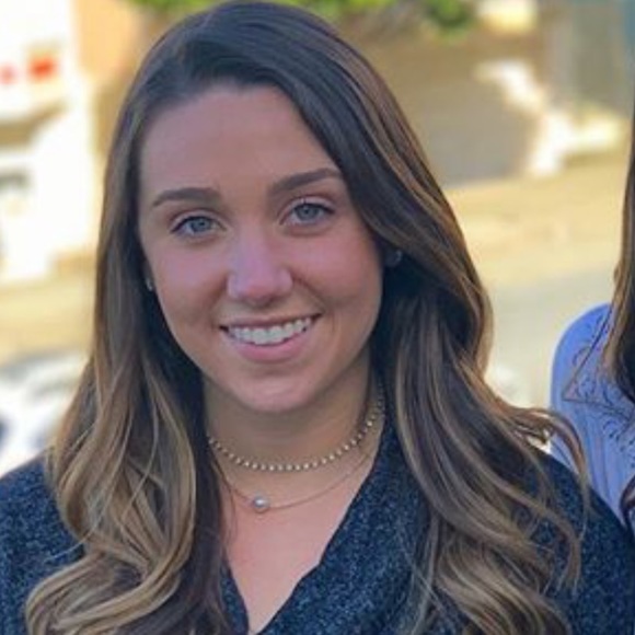 Profile Picture of Shaina Demichele (@shainademichele) on Poshmark