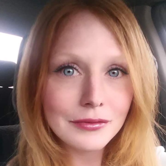 Profile Picture of Erin Matthews (@ejmatthews711) on Poshmark