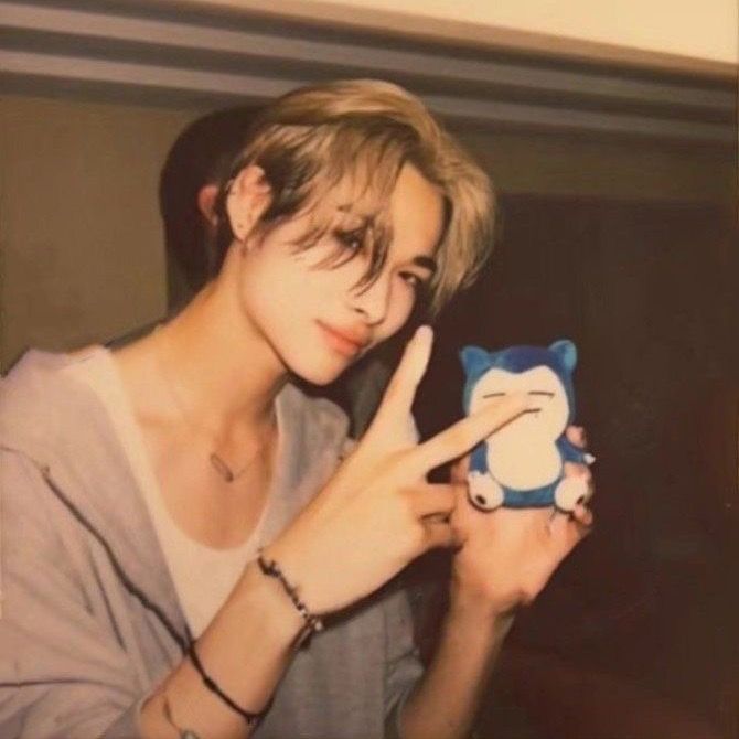 Profile Picture of eileen (@eileen.eileeen) on Tiktok