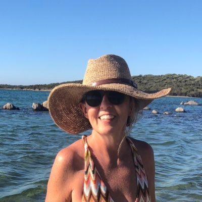 Profile Picture of Sandra Maria Scally (@maria_scally) on Twitter