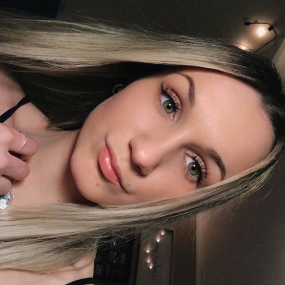 Profile Picture of Taylor Loucks (@taylorloucks) on Poshmark