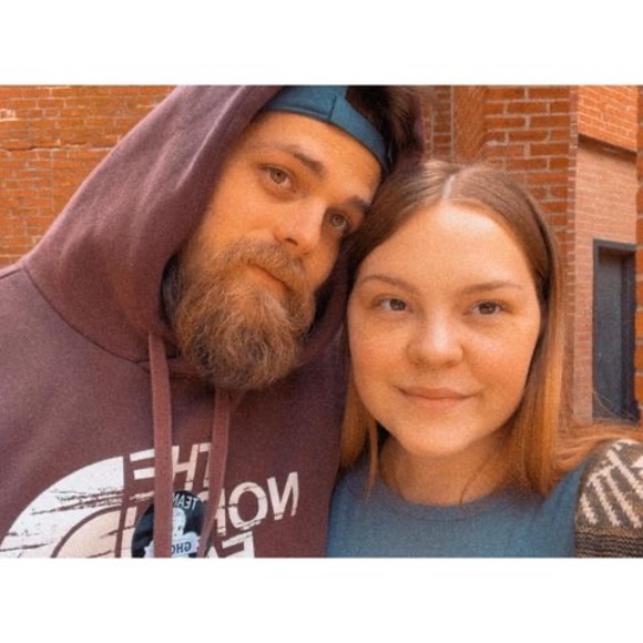 Profile Picture of Paige Edwards (@paigeedwards862) on Poshmark