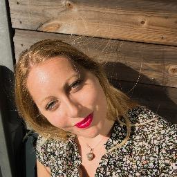Profile Picture of Elizabeth Parker (@Delightedheron) on Twitter