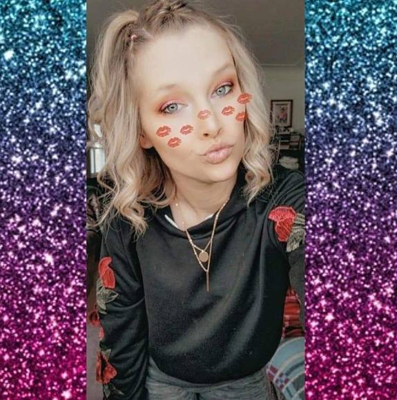 Profile Picture of Lisa Sherburne (@juicy_love87) on Poshmark