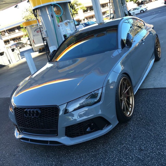 Profile Picture of Jeffry Smith (@piano199) on Poshmark