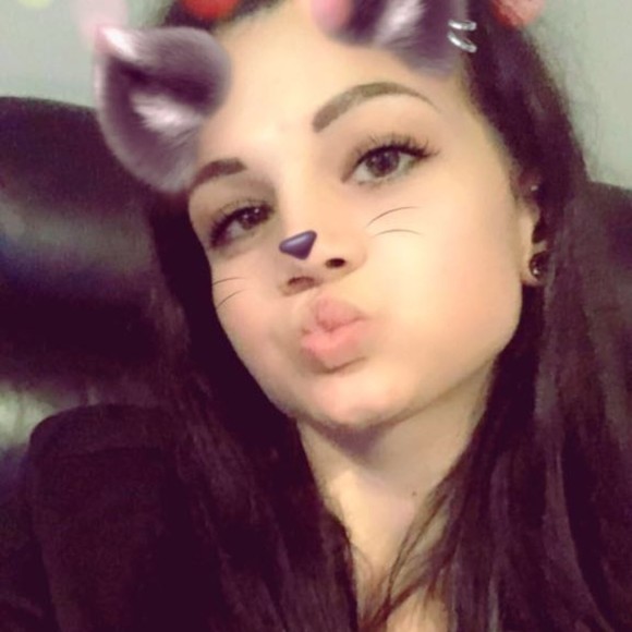 Profile Picture of Skaraah Skaraah (@ptvsarahlmills) on Poshmark