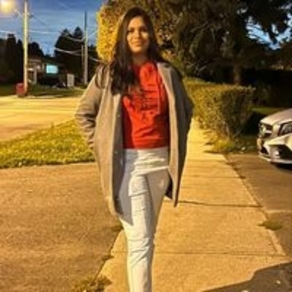 Profile Picture of Rucha Patel (@patelrucha) on Poshmark
