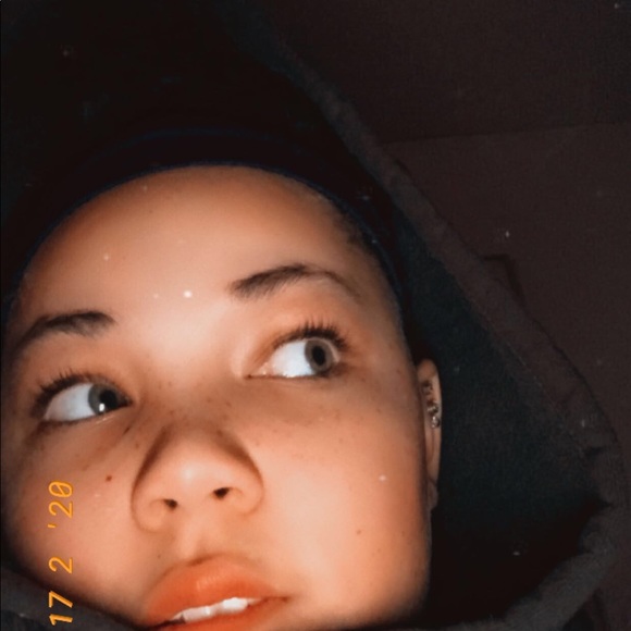 Profile Picture of Jj Young (@jjdabear17) on Poshmark