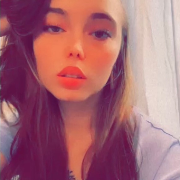 Profile Picture of Debbera Guglielmo (@dbrace13) on Poshmark