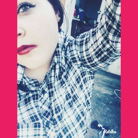 Savannah Frost - Poshmark Profile Picture of Savannah Frost (@frott_frott_) on Poshmark