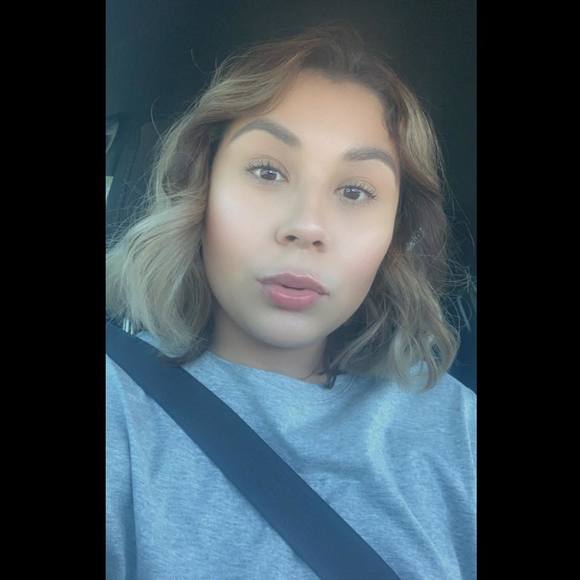 Profile Picture of Genesis Zamora (@genesiszamora24) on Poshmark