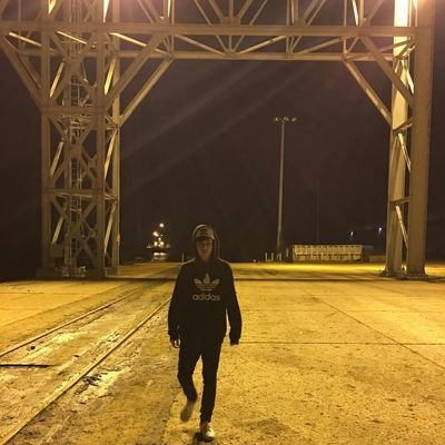 Profile Picture of AaronIsTheLife (@Aaron2K16ReaL) on Twitter