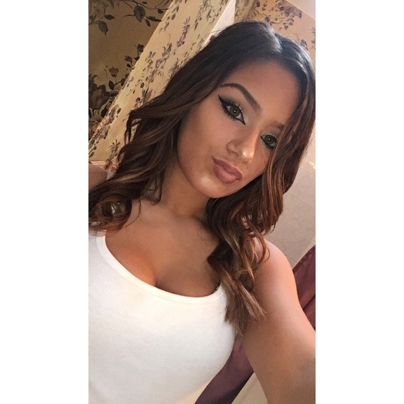 Profile Picture of Alex Galdi (@alexgaldi) on Poshmark