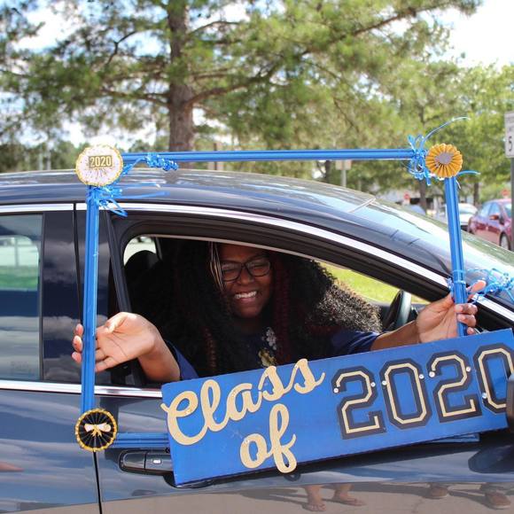 Profile Picture of Danielle Gantt (@daniellegantt) on Poshmark