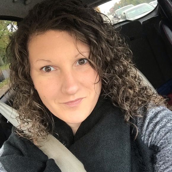 Profile Picture of Brittany Witt (@bmhager1990) on Poshmark