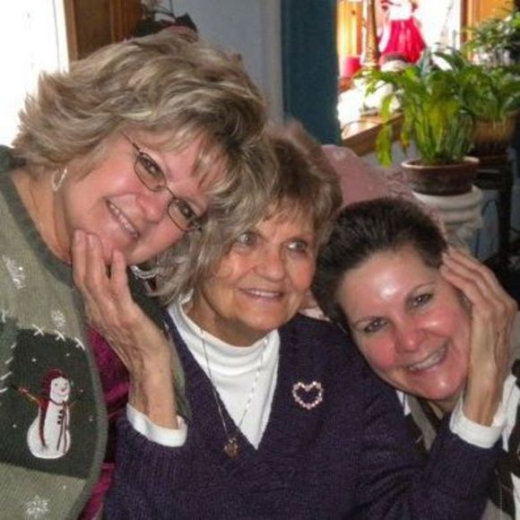 Profile Picture of Robin Verbeck (@rrv11) on Poshmark