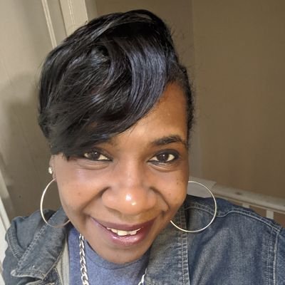 Profile Picture of Lisa Kennedy (@Mslisakennedy69) on Twitter