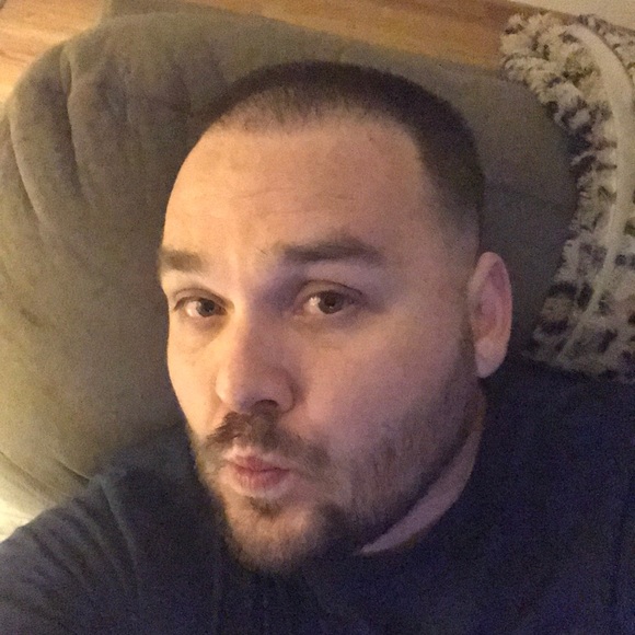 Profile Picture of Carl Kraeuter (@carlkraeuter) on Poshmark