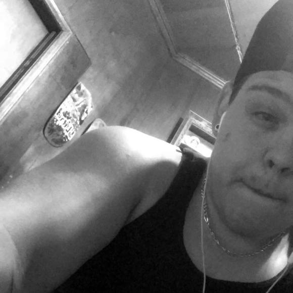 Sam Hulon - Poshmark Profile Picture of Sam Hulon (@samhulon) on Poshmark