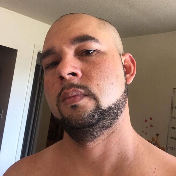 Profile Picture of Alejandro Ferrer (@walber81) on Poshmark