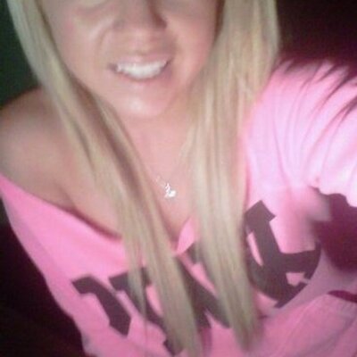 Profile Picture of Danielle mandeville (@dani3ll3_rose) on Twitter