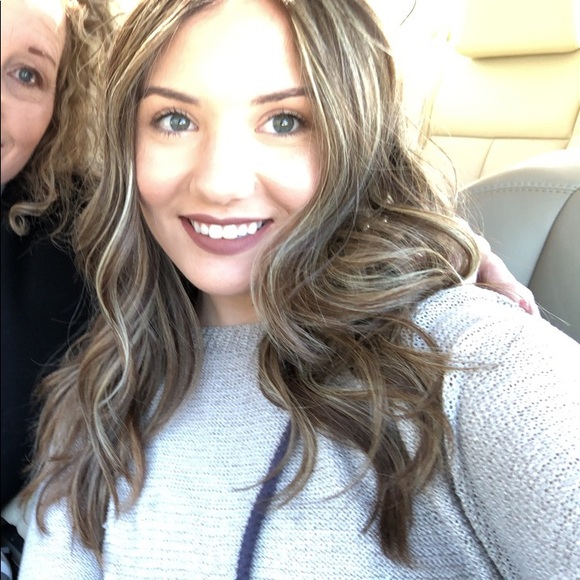 Profile Picture of Carly Lundstrom (@clundst) on Poshmark