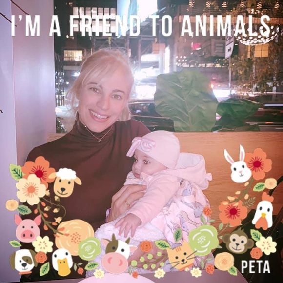 Profile Picture of Laura Derderian (@lcder) on Poshmark