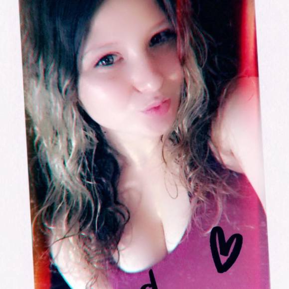 Profile Picture of Haley Abrams (@haleyabrams590) on Poshmark