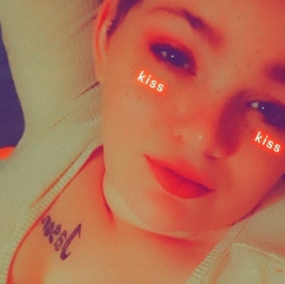 Profile Picture of Libbie Jones (@dogmomma1402) on Poshmark