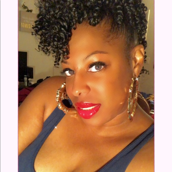 Profile Picture of Shontae Meacham (@shontaemeacham) on Poshmark