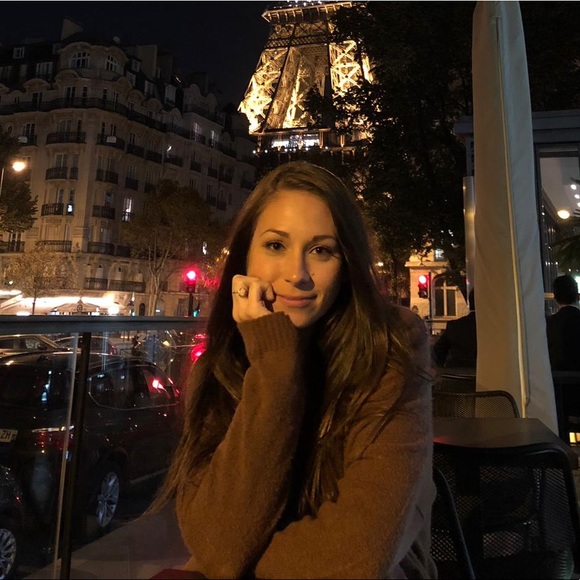 Profile Picture of Camilla Nocito (@millirose21) on Poshmark