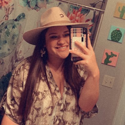 Profile Picture of 𝙱𝚕𝚊𝚒𝚛 𝙿𝚑𝚒𝚕𝚕𝚒𝚙𝚜 (@blairrmadison) on Twitter