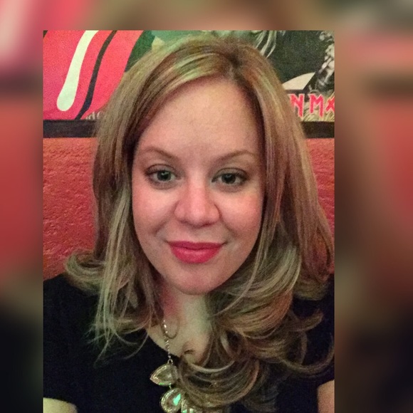 Profile Picture of Katelyn Varrone (@kvarrone) on Poshmark