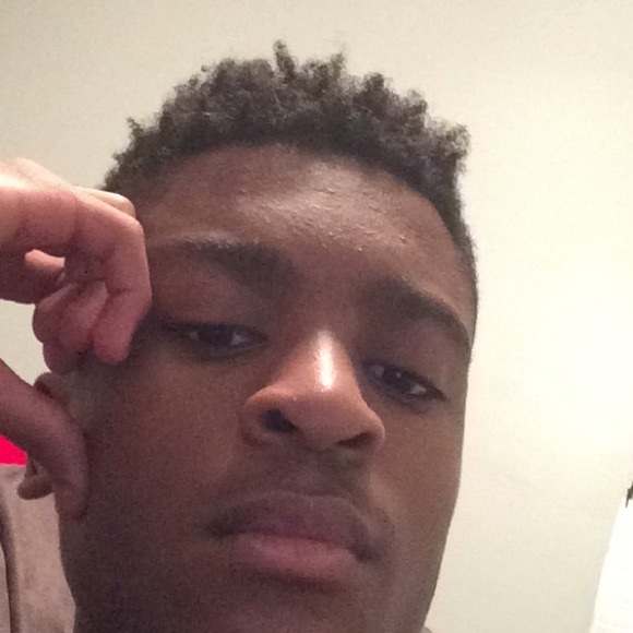 Profile Picture of Alex Redd (@arxv_15) on Poshmark