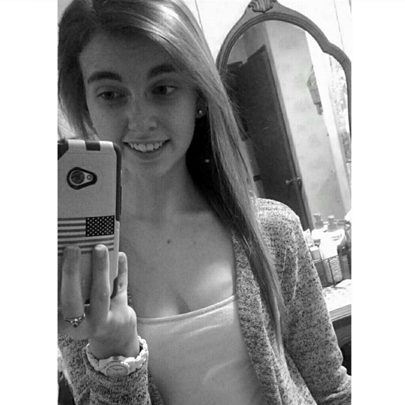 Profile Picture of Amanda Mcdowell (@amanda_mcdowell) on Poshmark