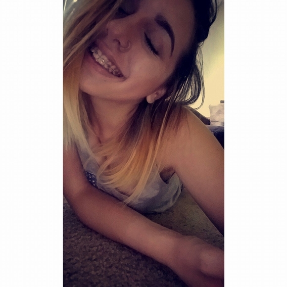 Profile Picture of Jenny Ackerman (@jennynicole98) on Poshmark