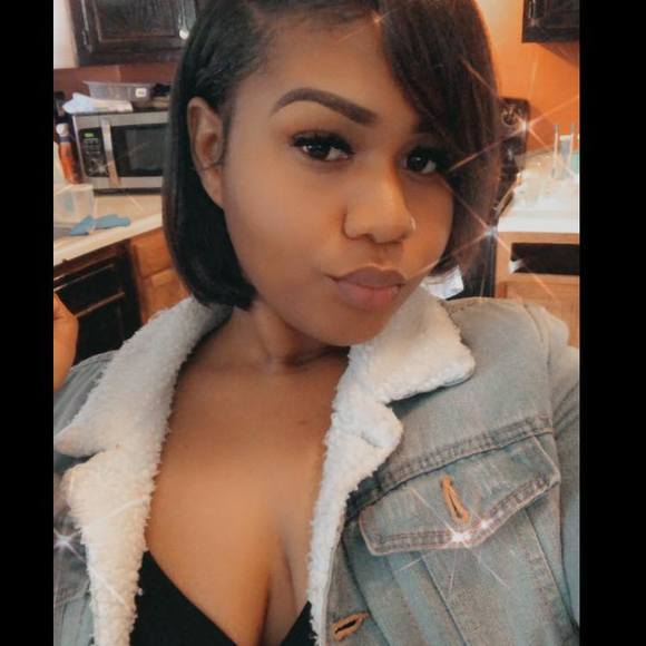 Profile Picture of Starr Starr (@stxrryy) on Poshmark