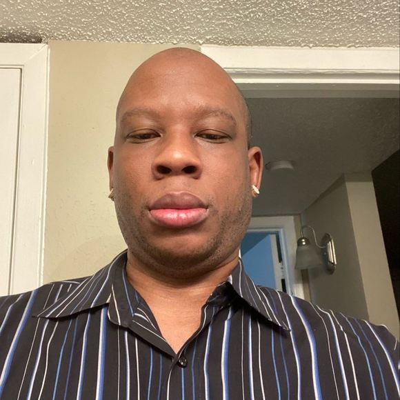 Profile Picture of Darryl Bell (@lamarrbd) on Poshmark