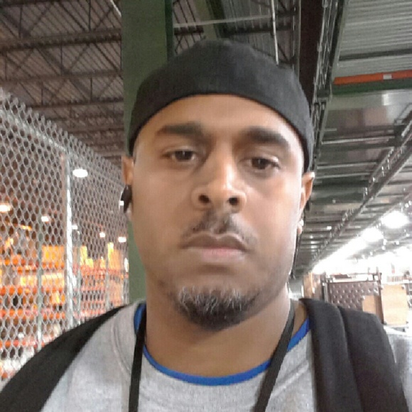 Profile Picture of Andre Freeman (@andref) on Poshmark