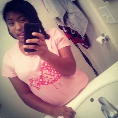 Profile Picture of Elizabeth Funchess (@bbacameron) on Twitter