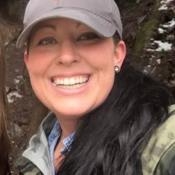 Profile Picture of Vanessa Parrott (@vparrott) on Poshmark